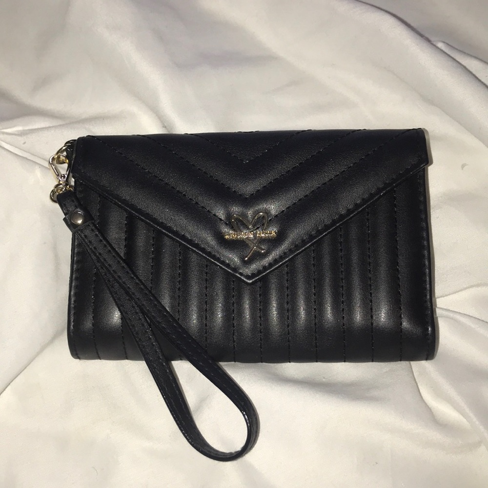 Black wristlet wallet